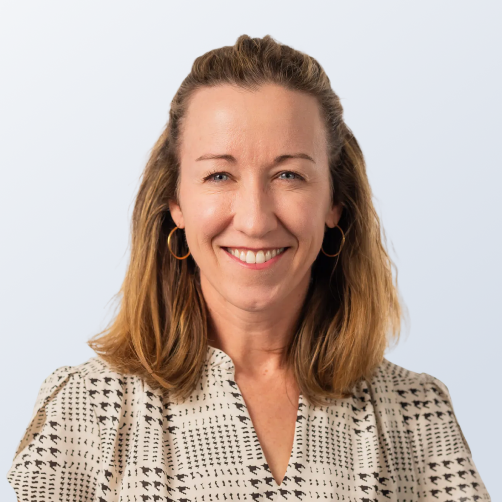 Kate Arnold headshot